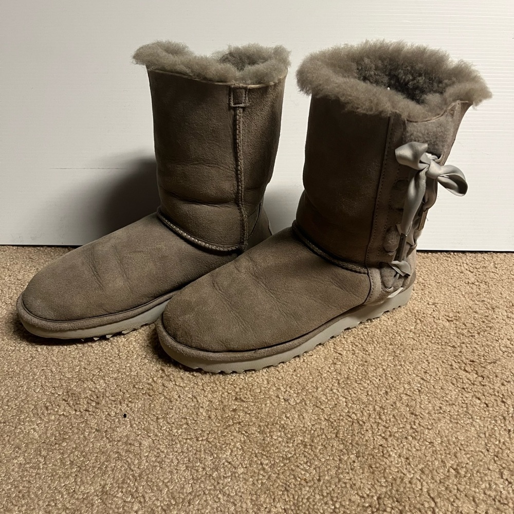 UGG grey Pala side lace up boots, good condition. Measures as women’s 5 - Picture 3 of 7